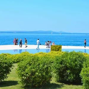guesthouse-anni.hotelinzadar.com/