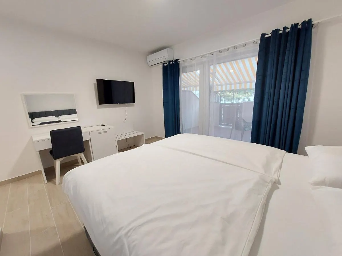 Guest House Nina Novigrad  2*, Novigrad (Istria) Croatia