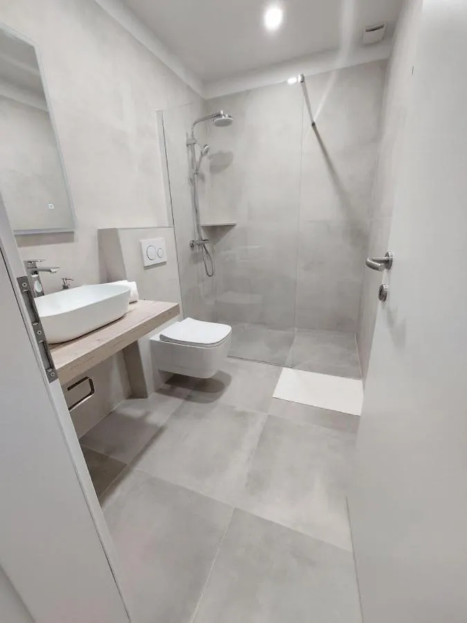 **  Guest House Nina Novigrad  Croatia