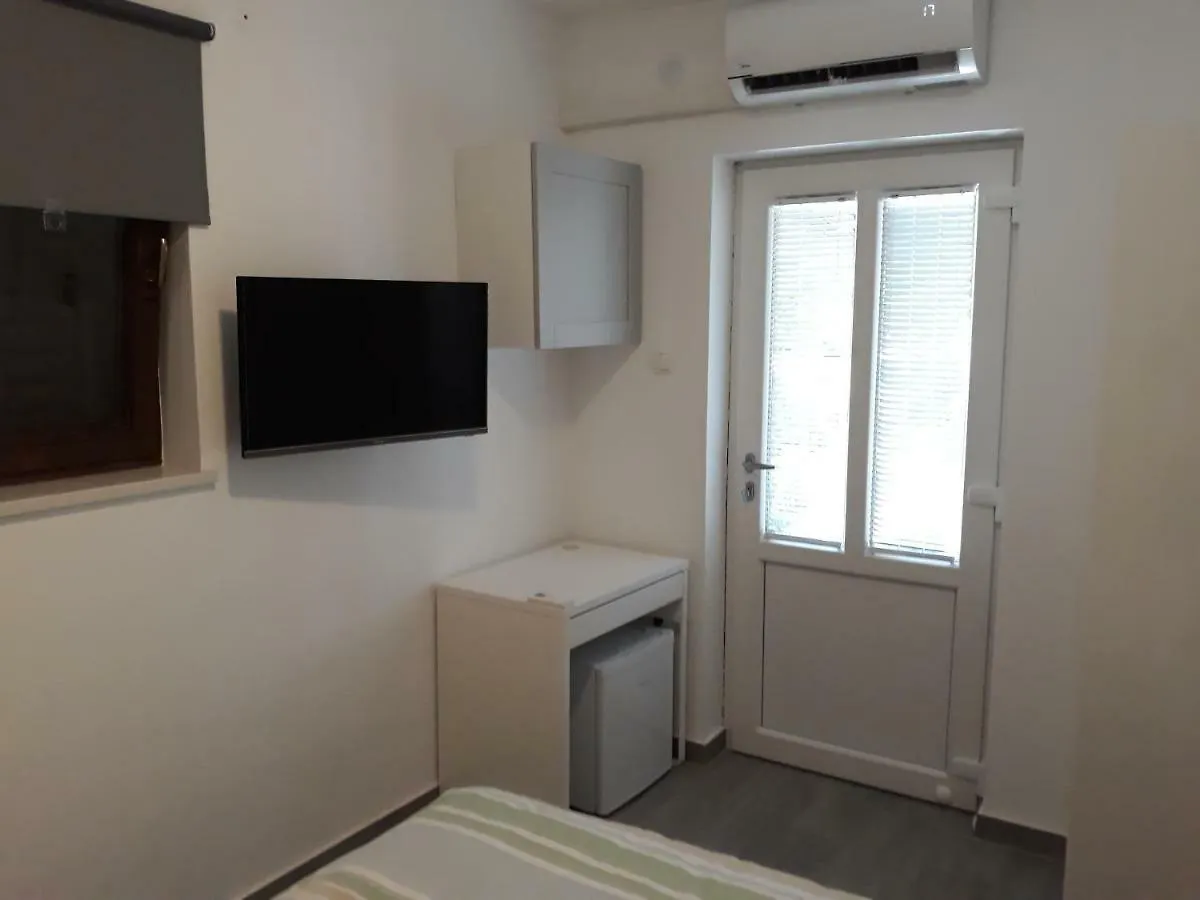 Guest House Nina Novigrad  2*, Novigrad (Istria)